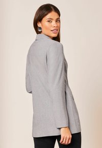 Lipsy REGULAR FIT - Krátky kabát - grey
