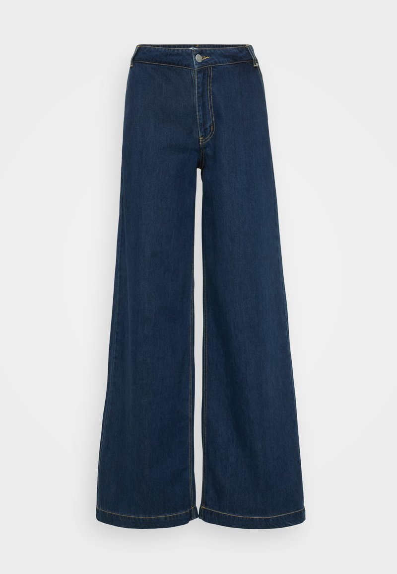 Dżinsy o szerokich nogawkach w ciemnoniebieskim kolorze, z wysokim stanem, zapięciem na guzik oraz subtelnymi detalami przeszycia wzdłuż szwów.