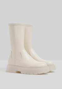 Bershka Botas con plataforma - off-white