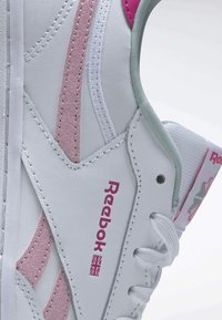 reebok classic peach