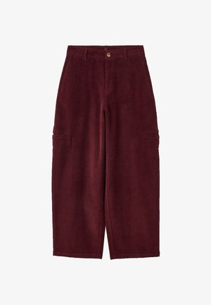 Pantalons en velours côtelé bordeaux à larges jambes avec fermeture par bouton, dotés de deux poches latérales et d'un motif texturé en côtes sur l'ensemble.