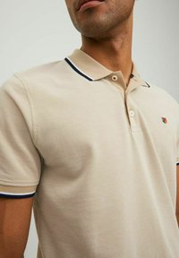 Jack & Jones PREMIUM JPRBLUWIN SS STS - Polo majica - white pepper