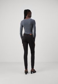 ONLY Tall ONLMISSOURI  - Kapsáče - black