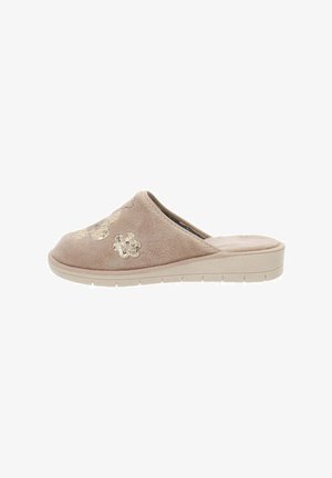 Beige instapslippers van pluche stof, met sequins en bloemenversieringen, en een lage, gestructureerde rubberen zool. Zachte oppervlakte en afgerond ontwerp.