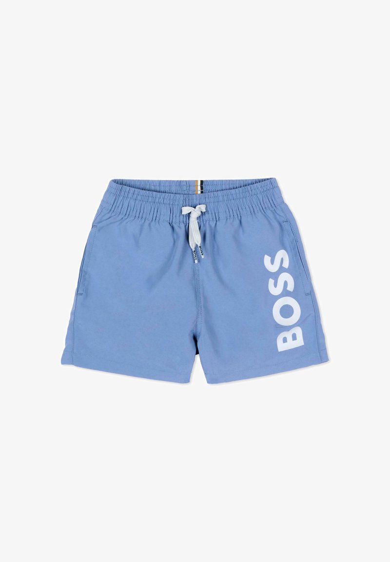Short de bain bleu clair pour homme avec taille élastique, cordon blanc, poches latérales et l'inscription « BOSS » imprimée verticalement sur la jambe gauche.
