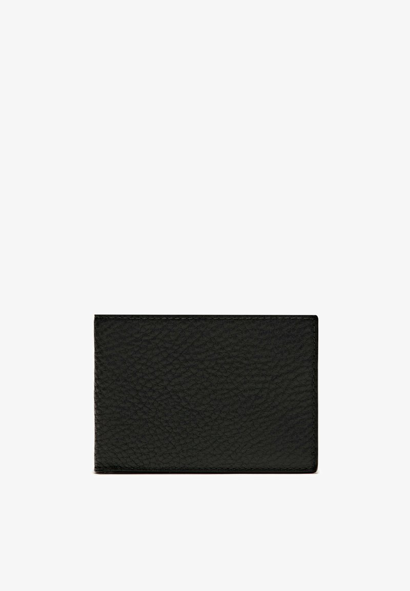 Portafoglio nero realizzato in pelle texturizzata, caratterizzato da una forma rettangolare liscia con bordi cuciti in modo ordinato e senza componenti metallici visibili.