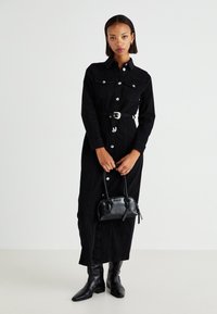 ONLY ONLMYTH LIFE BELT DRESS - Robe en jean - washed black