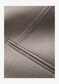 Unausgewählt, beige