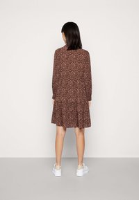JDY PIPER - Vestido camiseiro - chocolate brown