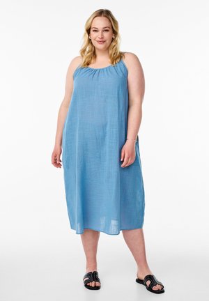 FLASH - MIT MIDI-LÄNGE UND TRÄGERN - Day dress - faded denim