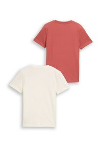 Zwei T-Shirts mit kurzen Ärmeln: eines in sanftem Rot und eines in Off-White, beide mit Rundhalsausschnitt und glatter Baumwollstruktur.