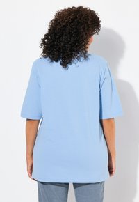Ulla Popken MANCHES COURTES - Polotričko - light blue