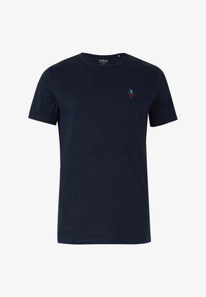 Donkerblauw T-shirt met korte mouwen en ronde hals, met een kleine geborduurde skiër in blauw en rood op de linkerborst.