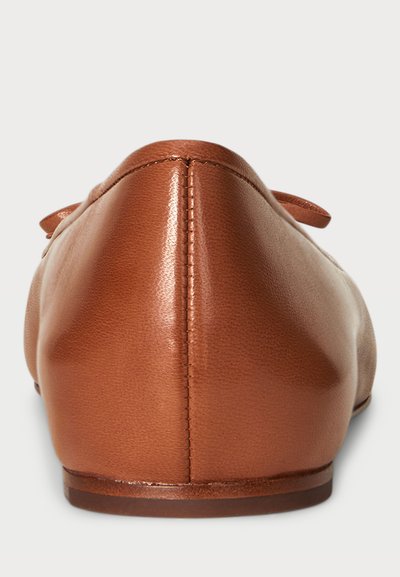 Polo Ralph Lauren POINTED LEATHER BALLET FLAT - Balerinke - almond