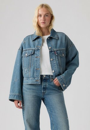 Levi's®, LOOSE CROP TRUCKER TRIP ON DRIP TRUCKER - Denim jacket - trip on drip trucker - med indigo - worn in