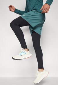 New Balance ESSENTIALS SHORT - Short de sport - new spruce