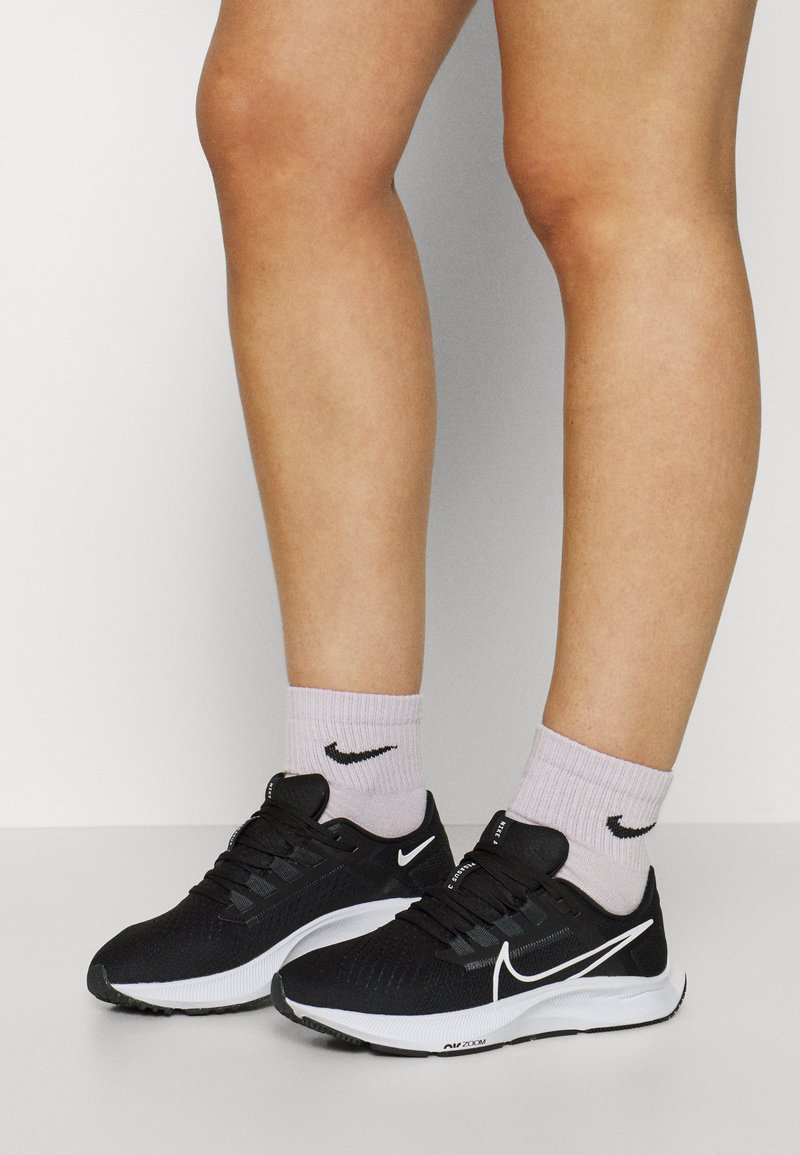Nike Performance AIR ZOOM PEGASUS 38 - Laufschuh Neutral -  black/white/anthracite/volt/schwarz - Zalando.at nike laufschuhe air zoom pegasus 38