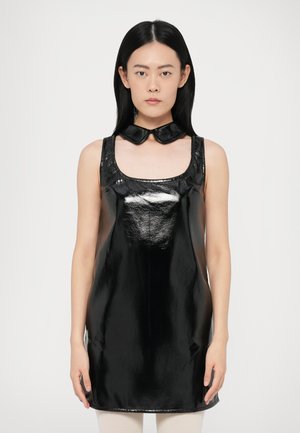 COLLAR CUTOUT VINYL DRESS - Kokteilinė suknelė / vakarėlių suknelė - black