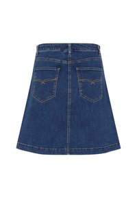 Jeanskjol i mörkblått med utsvängd form. Har två bakfickor med gula sömmar och midjeband, slät yta.