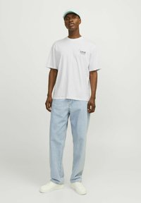 Jack & Jones RUNDHALS   - Camiseta estampada - bright white