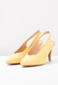 Dorothy Perkins Klasické lodičky - yellow