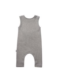 Grau Baumwoll-Overalls mit ärmellosem Design, runder Halslinie und Druckknopfverschluss am Boden. Weiche Textur, einfache Konstruktion.