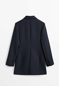 Blazer bleu marine à manches longues avec une couture droite dans le dos et un col classique, présenté à plat sur un fond blanc.
