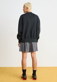 Nike Sportswear SPORTSWEAR TECH FLEECE - Ikdienas džemperis - black