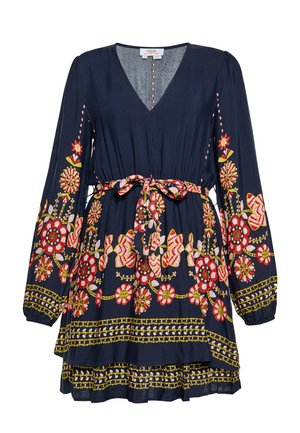 Granatowa sukienka z długimi rękawami, dekoltem w serek, kwiatowym haftem w kolorze czerwonym i żółtym, warstwowym falbanowym dołem, z zaakcentowanym paskiem. Lekki materiał.