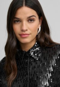 Next SEQUIN BUTTON UP TALL REGULAR FIT - Blúzka so zapínaním na gombíky - navy