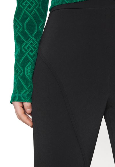 Et Ochs HENRY INVERTED SEAM PANTS - Nadrágok - black