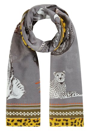 Szary szalik z nadrukowanymi motywami dzikiej przyrody, w tym gepardem, słoniem, zebrą oraz ozdobnymi wzorami zwierząt w odcieniach żółci, zieleni i pomarańczu.