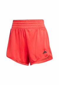 Röda träningsshorts med en bred elastisk midjeband, lättviktig tyg och en svart Adidas-logotyp på nedre högra sidan.