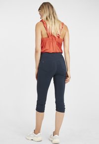 b.young BYKEIRA BYDIXI CAPRI - - Shorts - copenhagen night