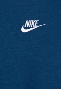 Nike Sportswear CLUB CREW - Mikina - court blue/white