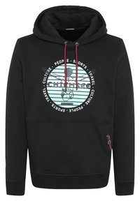 Svart hoodie med en framgrafik som visar ett cirkulärt mönster i ljusblått, röda snörningar, sidoficka med dragkedja och ribbade ärmslut.