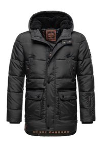 Parka nera imbottita con cappuccio, caratterizzata da una chiusura con zip, numerose tasche, tessuto testurizzato e dettaglio del logo all'orlo.