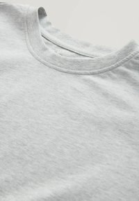 Thumbnail Image 9