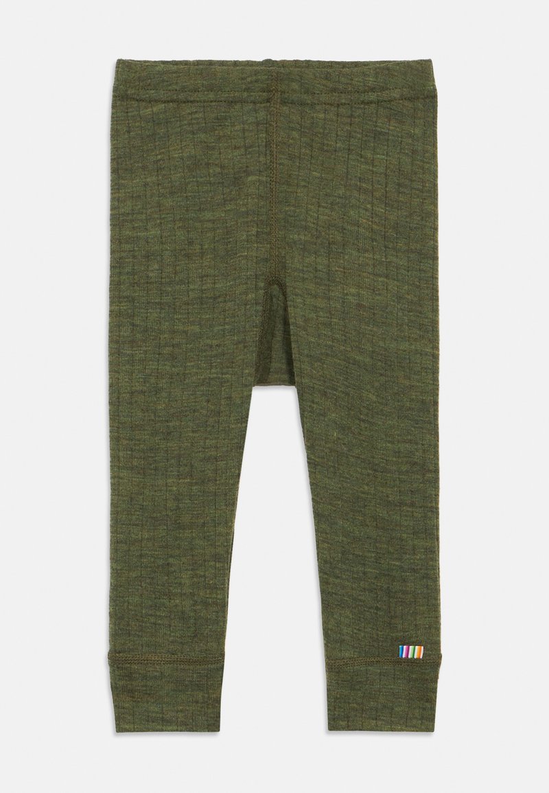 Olivzaļas krāsas legingi ar fakturētu, ribotu audumu. Pie apakšmalas ir daudzkrāsains svītru akcentu. Pielāgots piegriezums, potītes garuma stils.