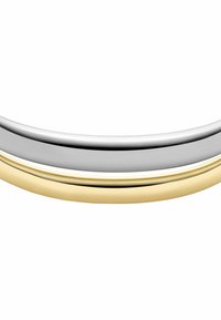Armband mit drei gebogenen Abschnitten: poliertes Silber, gebürstetes Silber und glattes Gold, jeweils mit einheitlicher Breite und nahtlosem Finish.