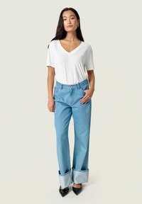 Soaked in Luxury COLUMBINE - T-shirt basic - broken white