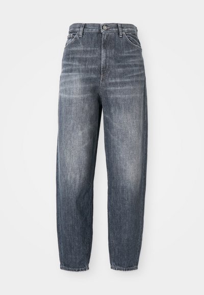 Mørkeblå jeans laget av denim, med en løs passform, rett ben design, og subtil falming. Standard fem-lommers stil med knappelukking.