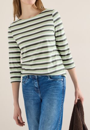 - Bluzka z długim rękawem