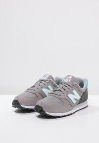New Balance Sneakersy niskie