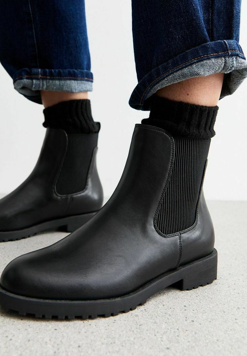 New Look LEATHER-LOOK CHELSEA - Botines bajos - black/negro - Zalando.es