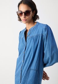 Lollys Laundry DRESS - Jeansklänning - blue