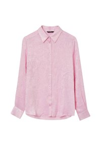 Camicia a maniche lunghe di un rosa chiaro con una finitura testurizzata, frontale con bottoni, colletto classico e polsini, con una vestibilità leggermente rilassata.