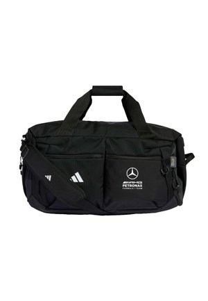 Sort sport duffeltaske med to forlommer, justerbar skulderrem og logoer fra Adidas og Mercedes AMG Petronas Formula 1 Team.