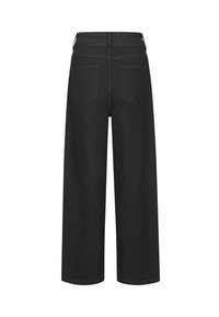 Sorte viddejeans med høy midje, to baklommer og en glatt denimtekstur. Avsluttet med rene sømmer og uten synlig hardvare.