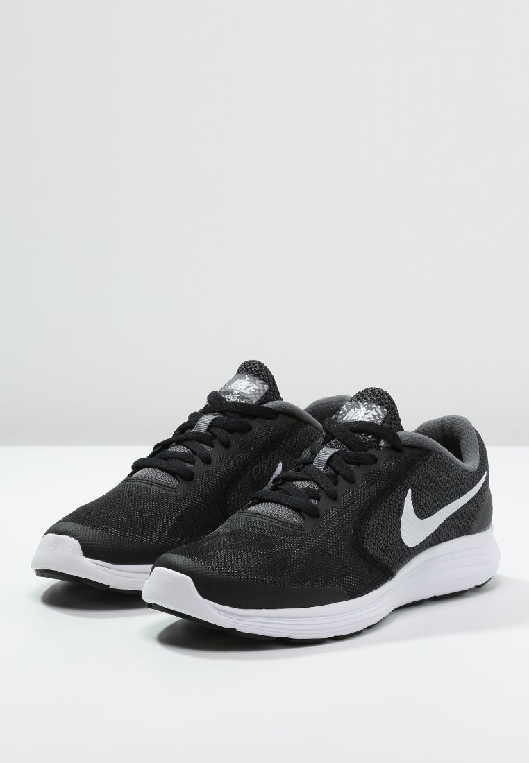 target nike revolution 3